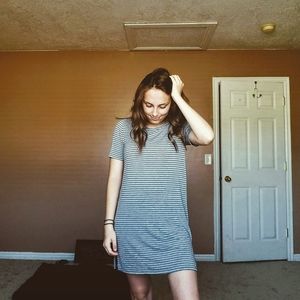 Meet your Posher, Mia